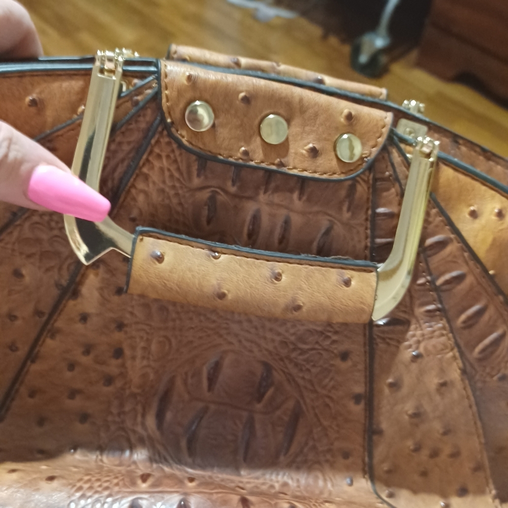 Elegant Brown Leather Handbag